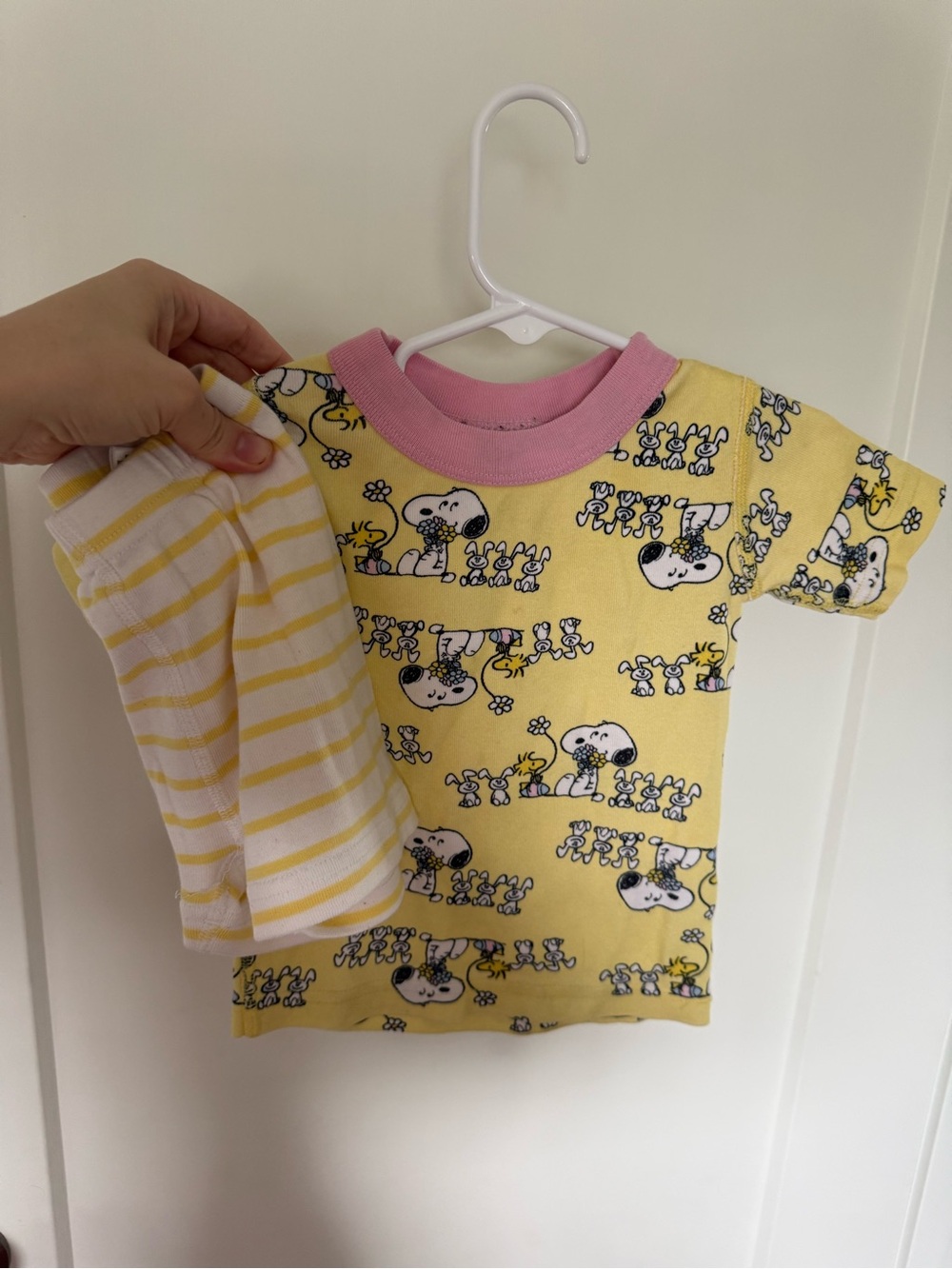 Hanna Andersson 2T Yellow Snoopy Kids Pajama Set with Pink Trim
